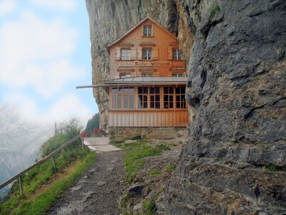 Gran casa de vacaciones independiente, ideal para familias, ubicación de ensueño, St Gallen, WiFi