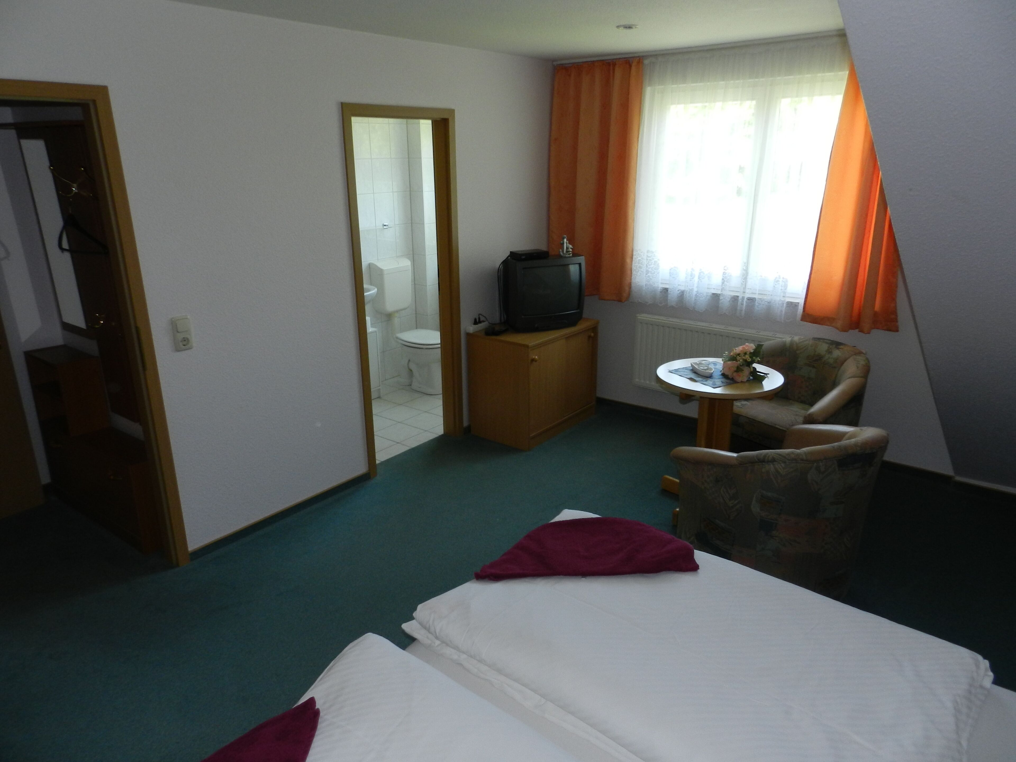 Peace and relaxation can be found on the Müritz in a direct seaside location