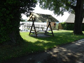 Property grounds - Peace and relaxation can be found on the Müritz in a direct seaside location (Priborn)