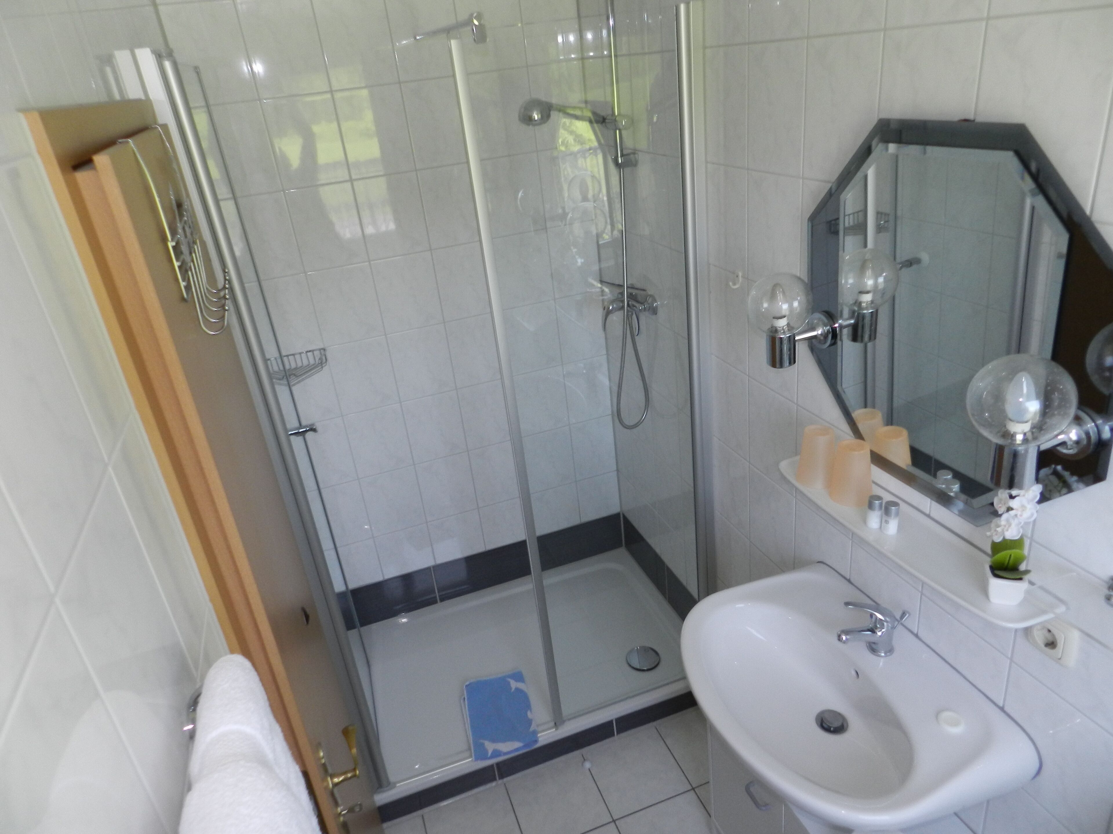 Peace and relaxation can be found on the Müritz in a direct seaside location