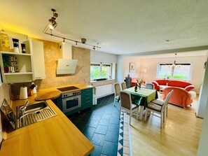 Réfrigérateur, four, plaque de cuisson, lave-vaisselle