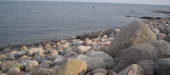 Perheystävällinen lomamökki lähellä rantaa
