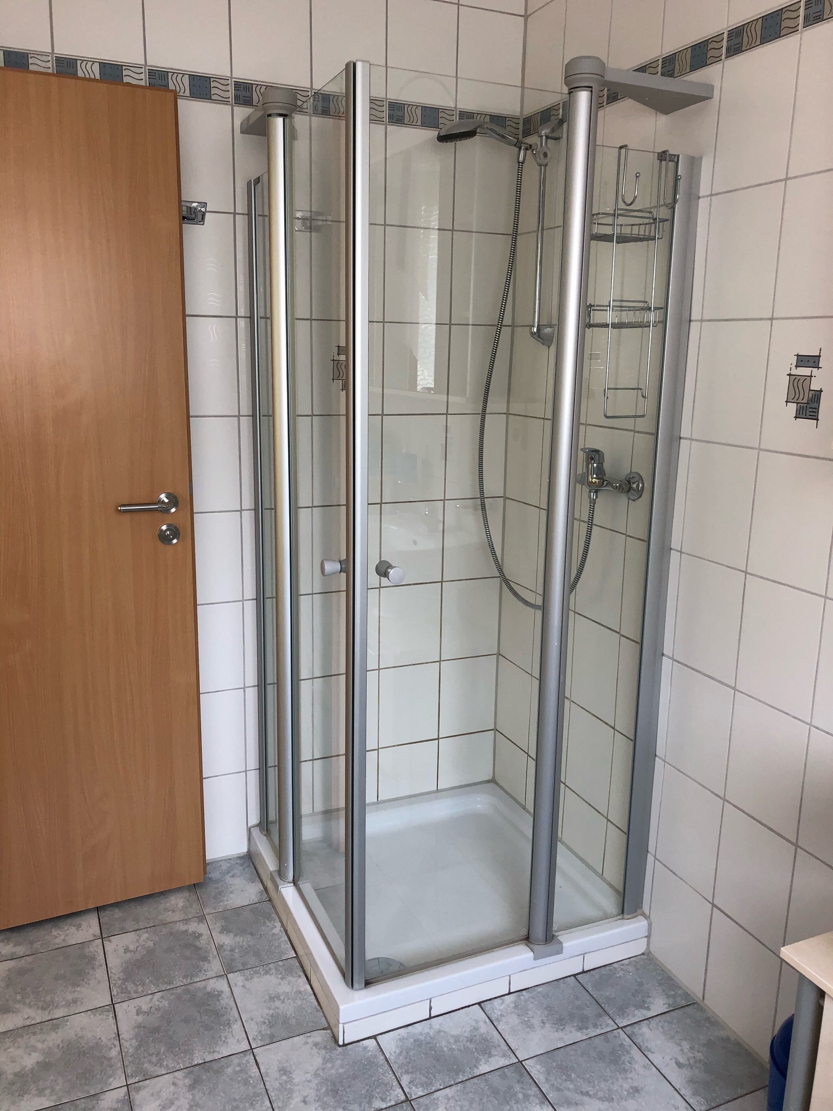 Dusche, Handtücher, Toilettenpapier