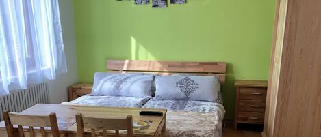 1 bedroom, free WiFi, bed sheets