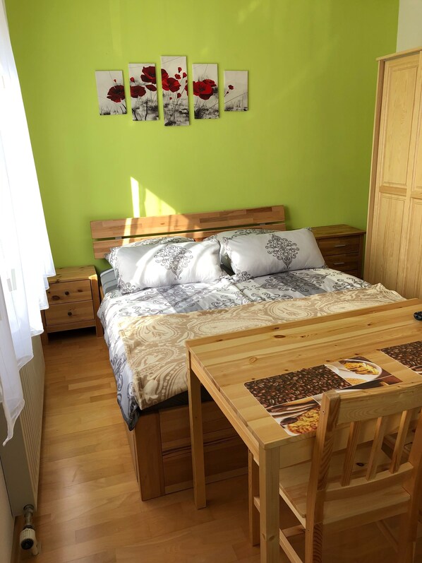 1 chambre, accès au Wi-Fi (inclus), literie fournie