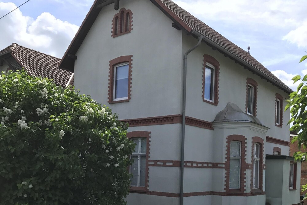 Ferienwohnung Fliederhecke, herzlich Willkommen! Neue gemütliche Ferienwohnung