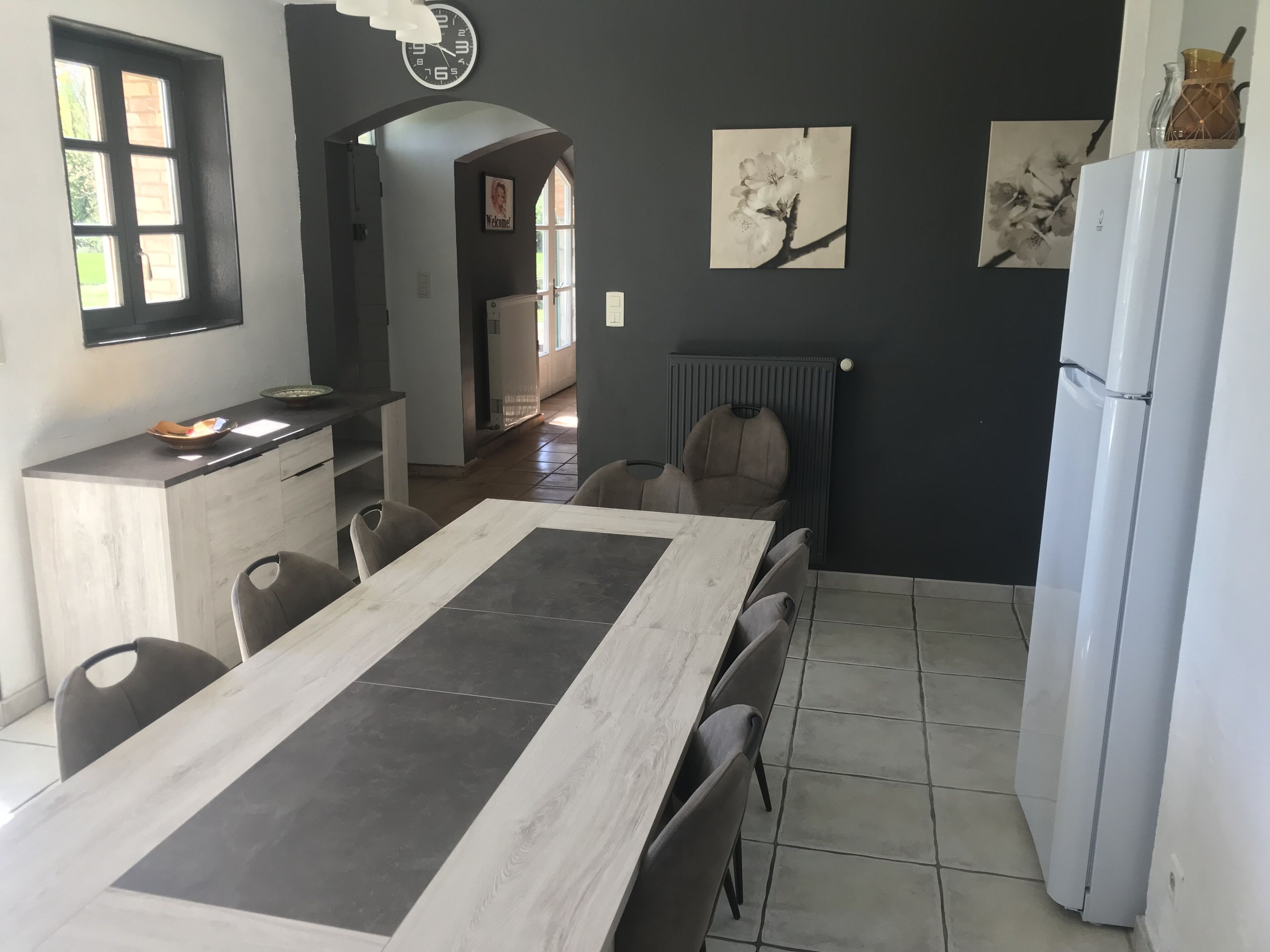 Provencal farmhouse in the countryside, with secure swimming pool.