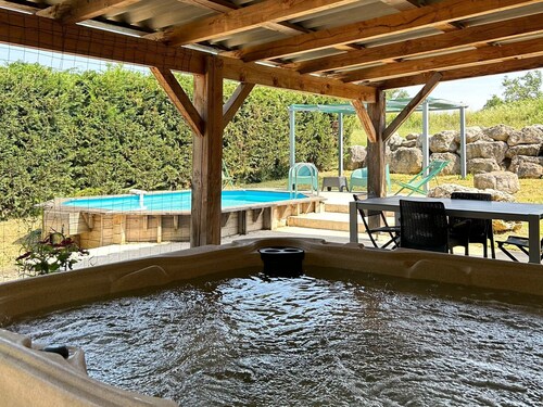 the gites les chênes n. 2, private pool and spa