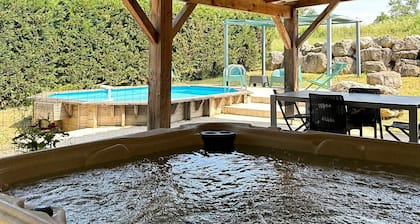 the gites les chênes n. 2, private pool and spa