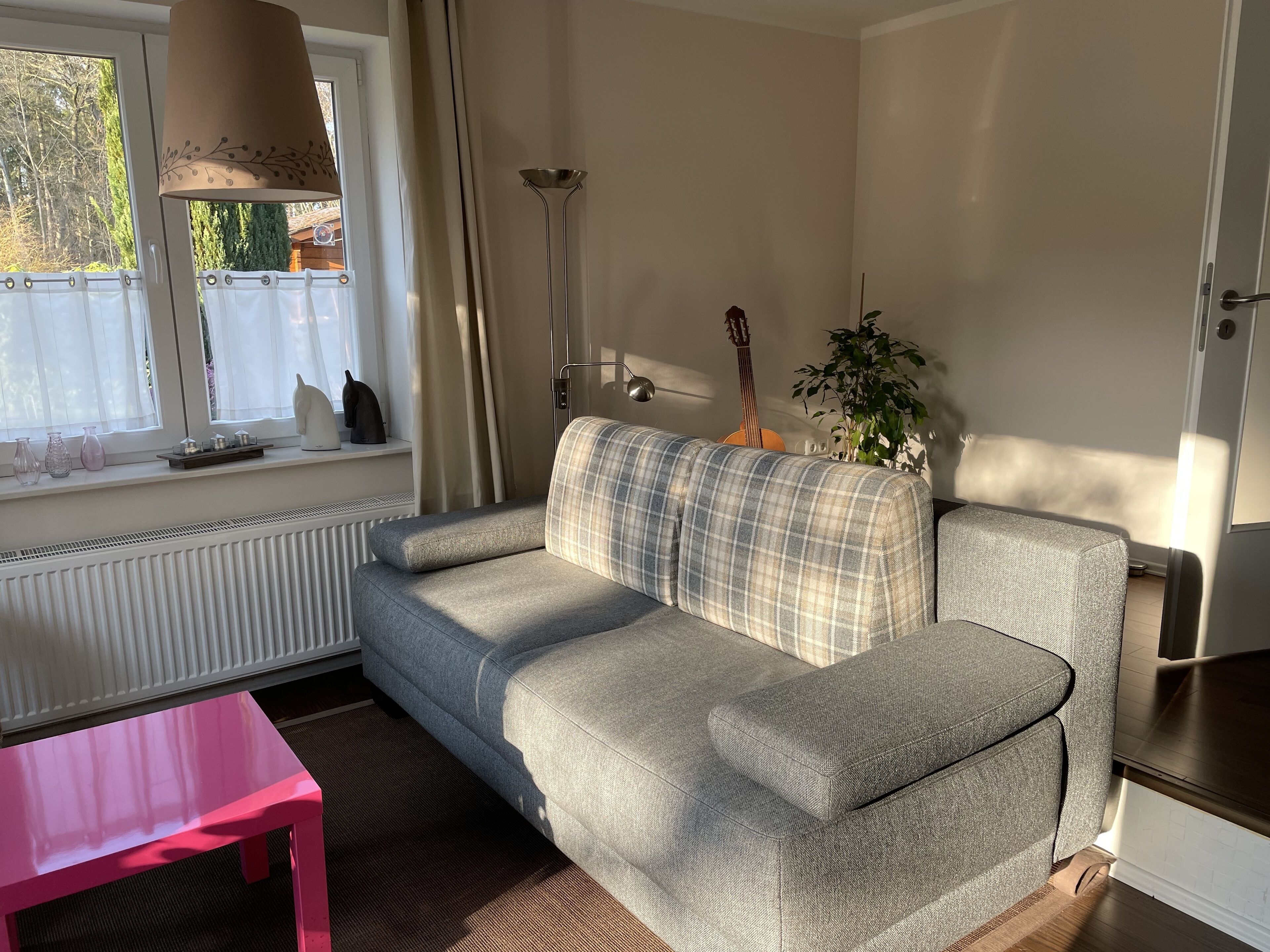 2 rooms / kitchen / bathroom between HH / LG