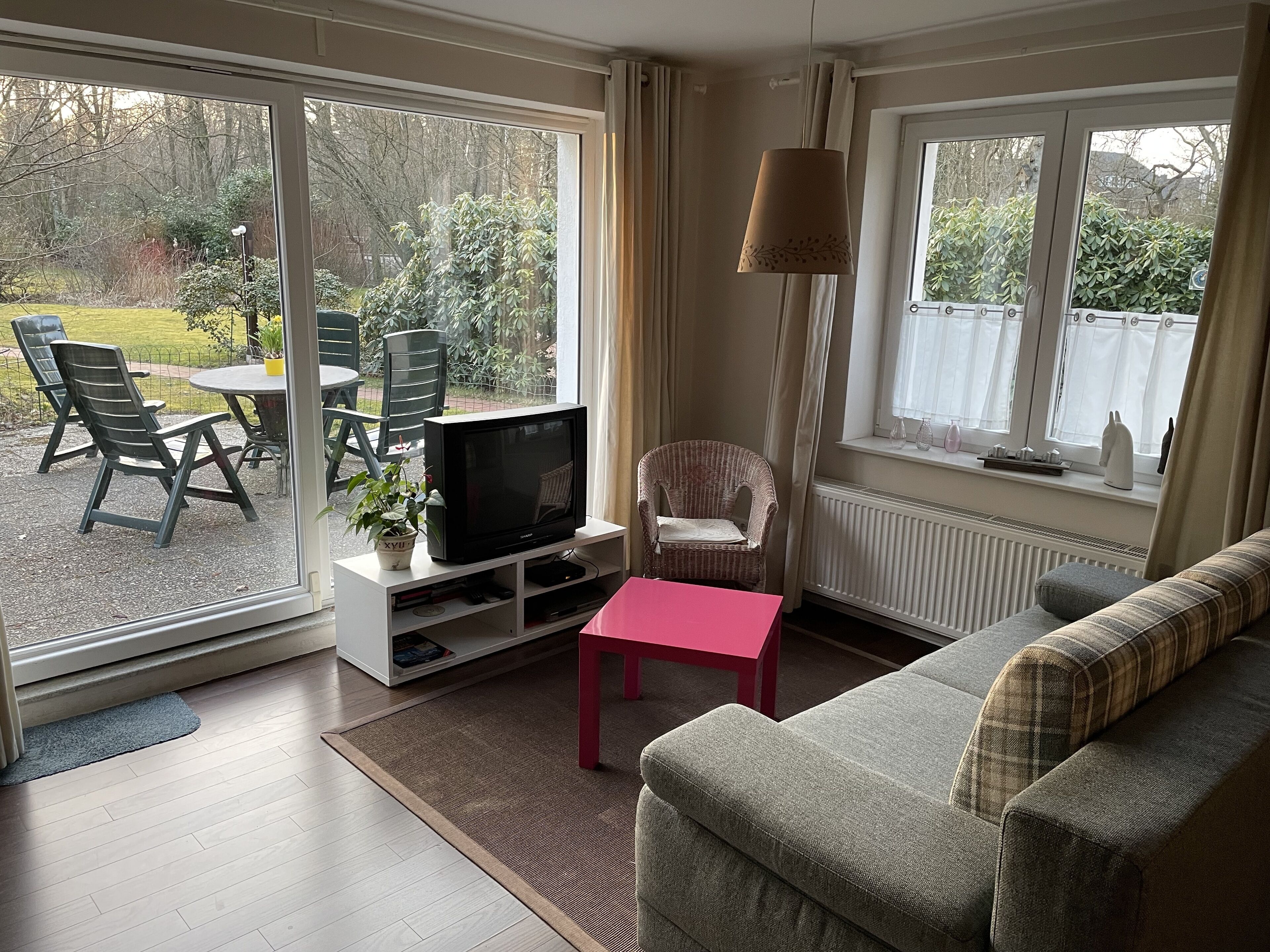 2 rooms / kitchen / bathroom between HH / LG