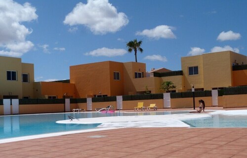 Cozy apartment in a well-kept complex with pool, only 40 meters to the beach