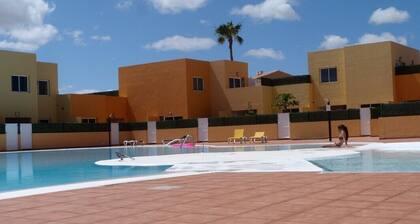 Cozy apartment in a well-kept complex with pool, only 40 meters to the beach