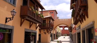 Cozy apartment in a well-kept complex with pool, only 40 meters to the beach