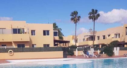Cozy apartment in a well-kept complex with pool, only 40 meters to the beach