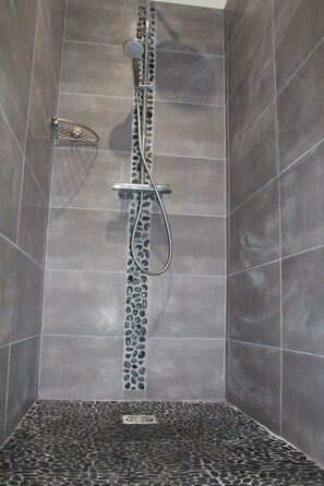 Bathtub, hair dryer