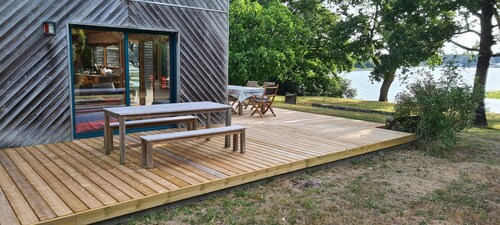 WOODEN HOUSE ON THE GULF OF MORBIHAN