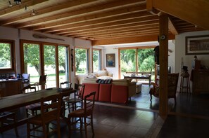 Interior - WOODEN HOUSE ON THE GULF OF MORBIHAN (Crach)