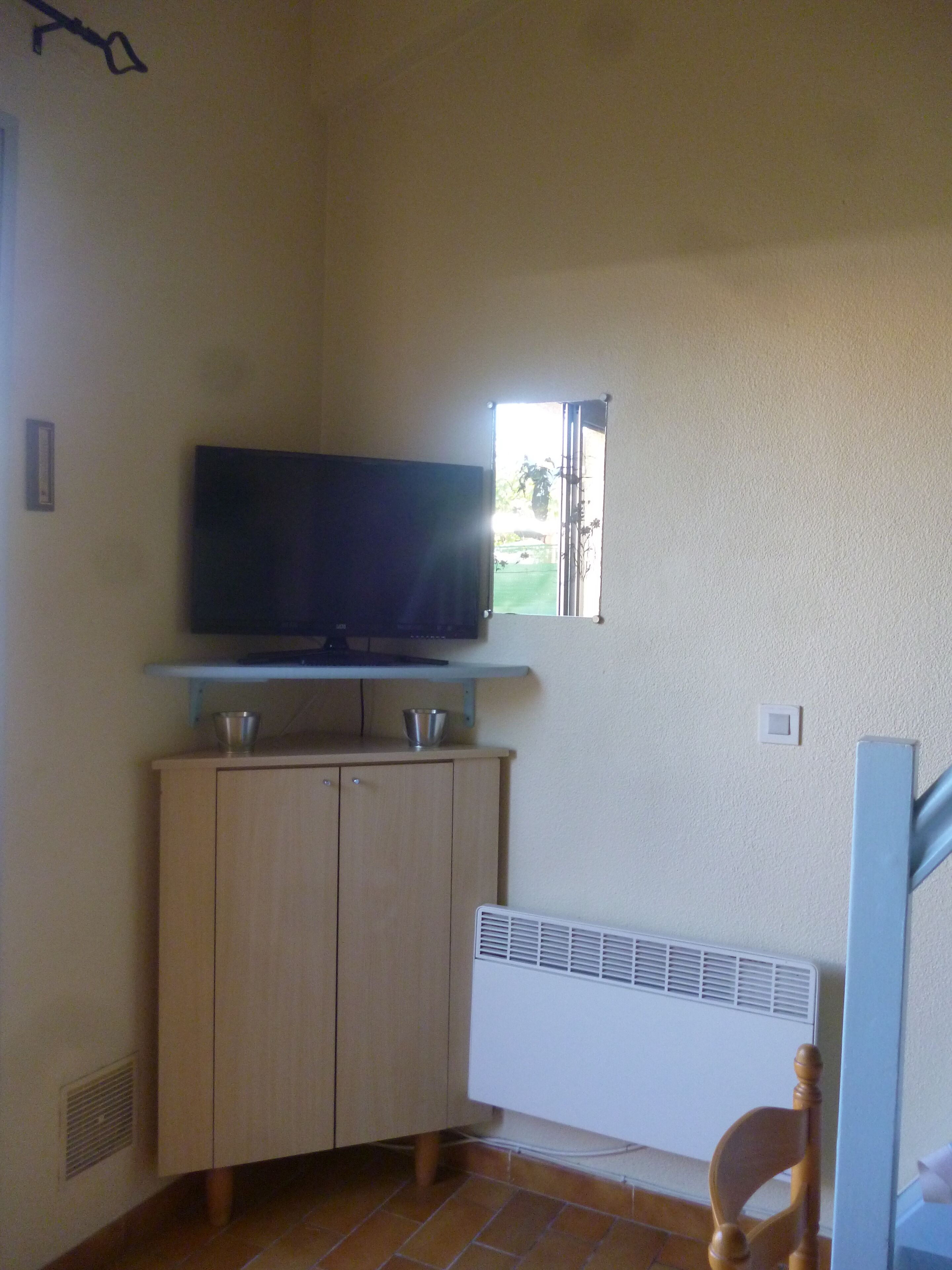 Villa located in quiet residence - 10 minutes walk from the beach