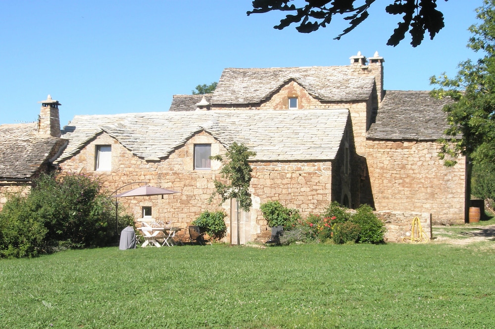 Charming 4 **** gîte in an old farmhouse at the entrance to the Gorges du Tarn