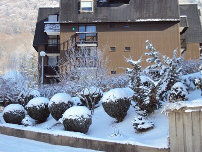 Studio 21m²- 2* - city center- wifi - balcony - private parking - linen included