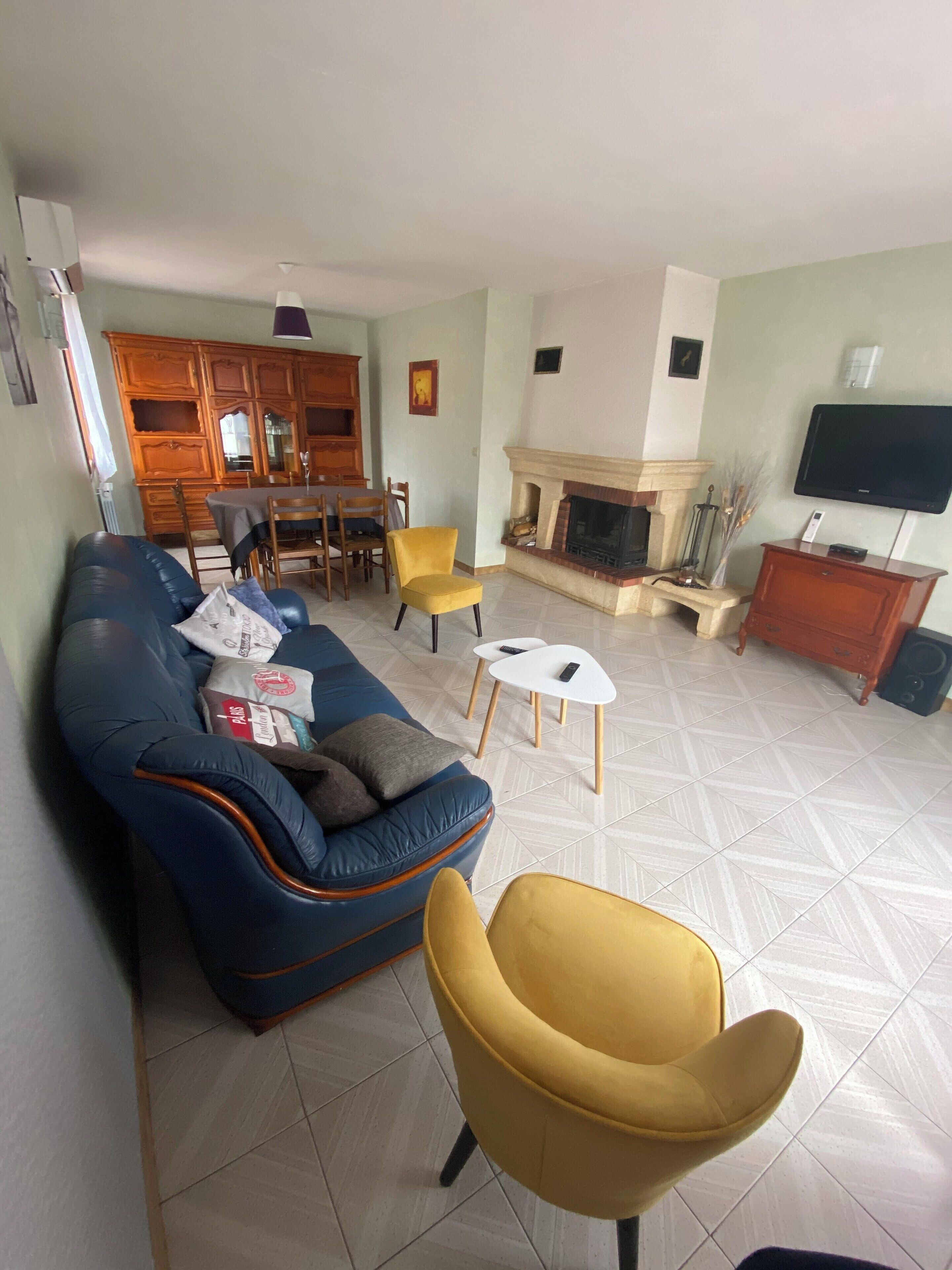 Beautiful air-conditioned villa sleeps 6/8 