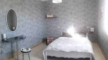 4 chambres, fer et planche à repasser, draps fournis