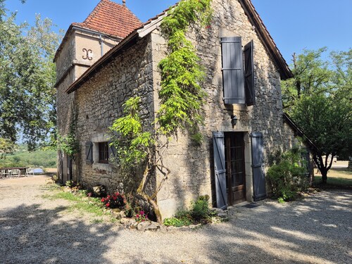 Maison ancienne de charme avec SPA et piscine privés, domaine dans parc naturel