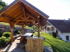 تناول الطعام بالخارج