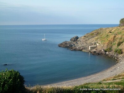 Apartment in quiet residence, overlooking the sea, 4 persons