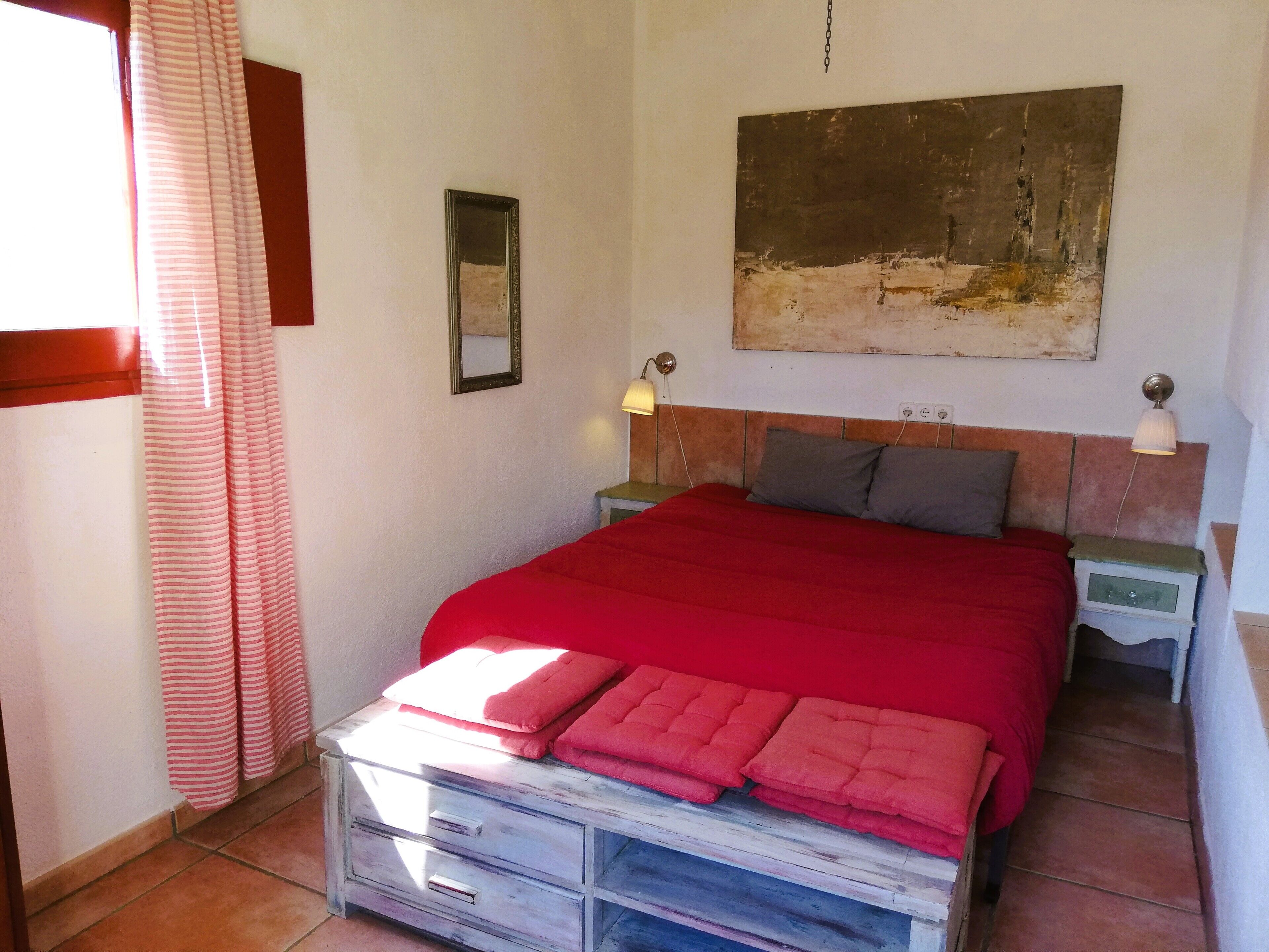 2 slaapkamers, reisbedje, gratis wifi, beddengoed