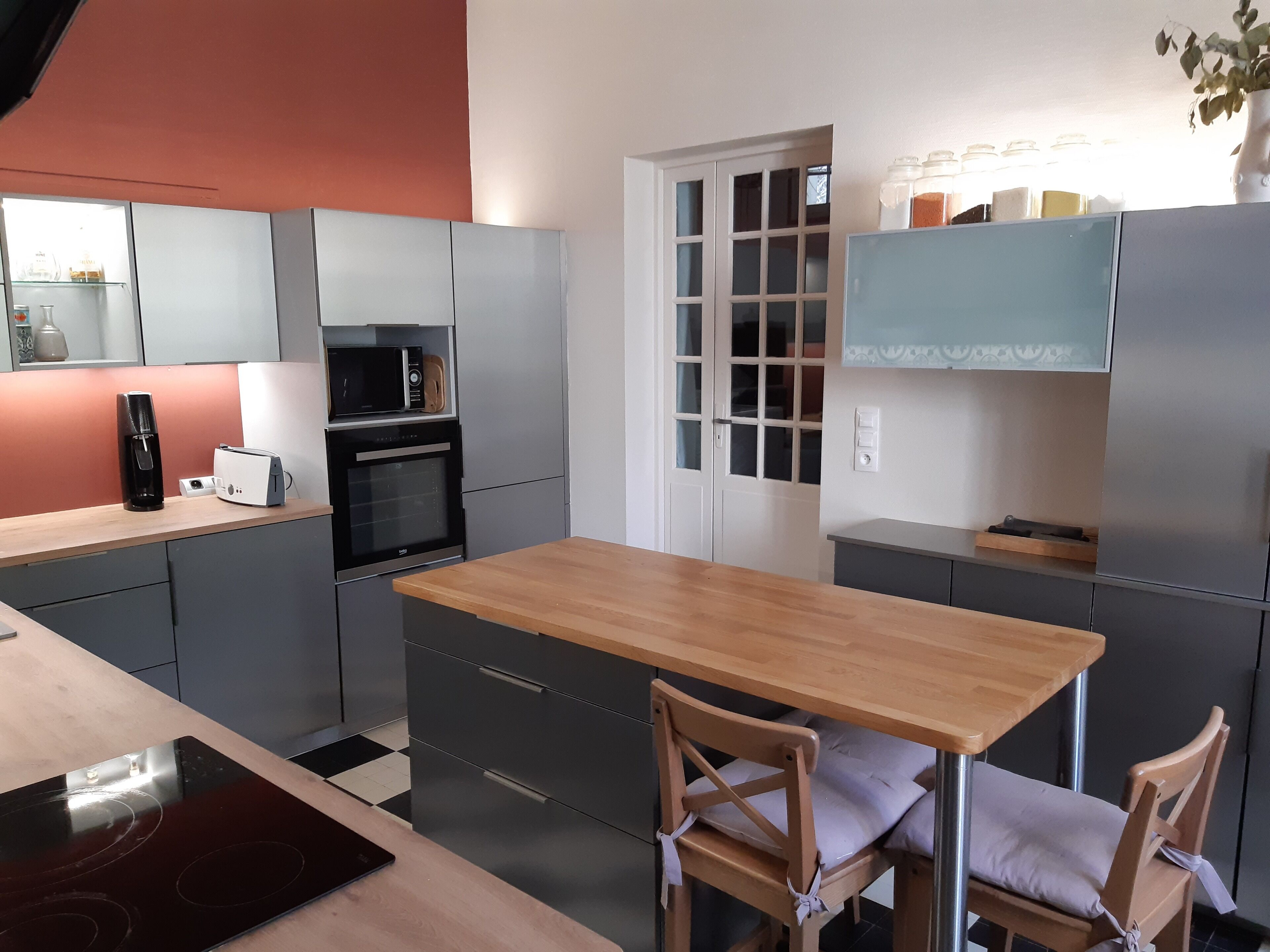 冰箱、微波炉、烤箱、炉灶