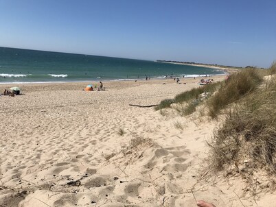 Villa Île d'Oleron DOMINO (with fiber internet) 400 M FROM THE BEACH)