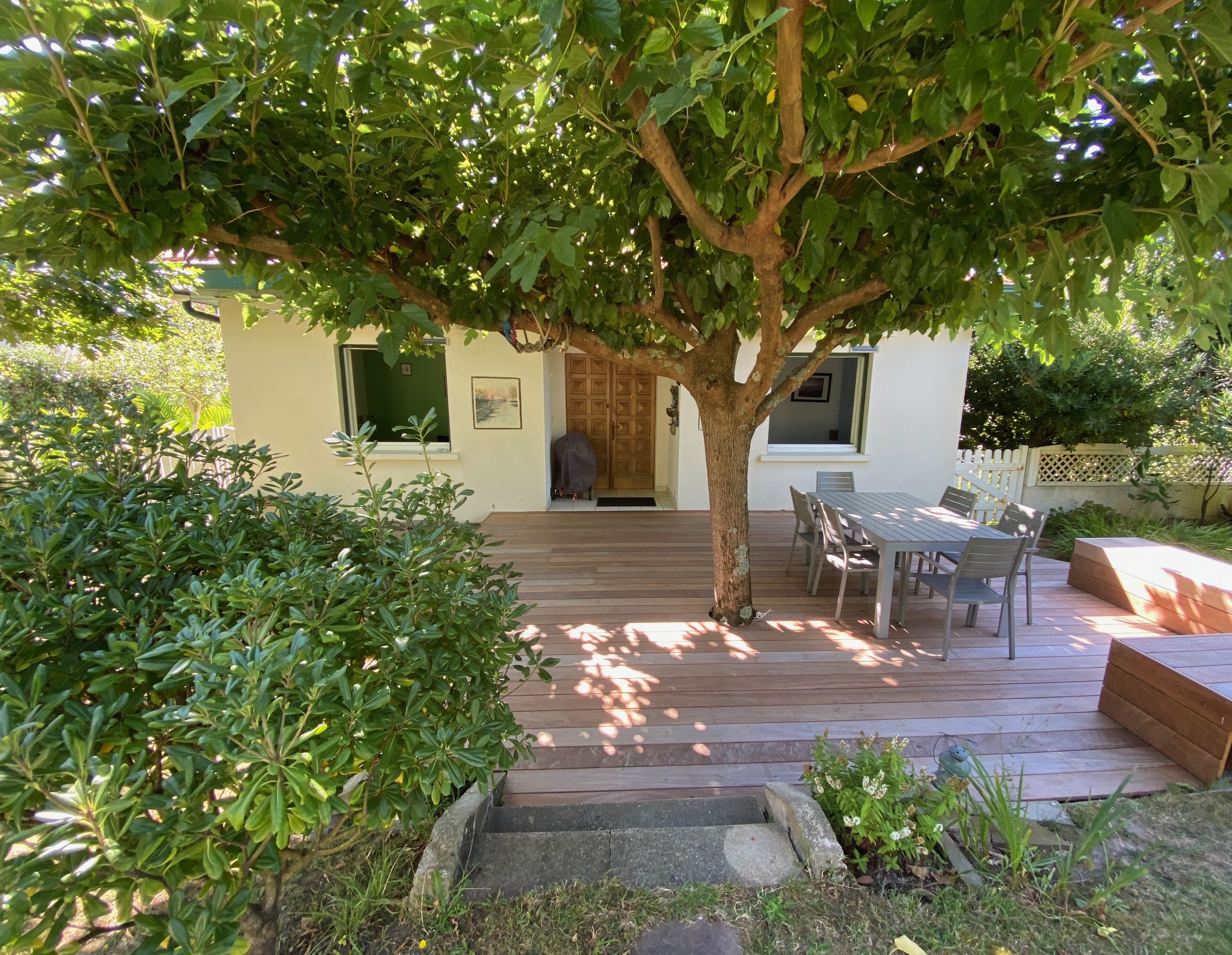 Apartment with private garden, 300m from the Biarritz beach, 3 bedrooms