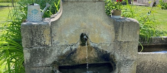 House, private pool, at the foot of Mont Ventoux between Sault and Monieux