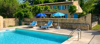 huis met privé zwembad aan de voet van de Mont Ventoux en Sault.
