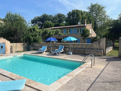 House, private pool, at the foot of Mont Ventoux between Sault and Monieux