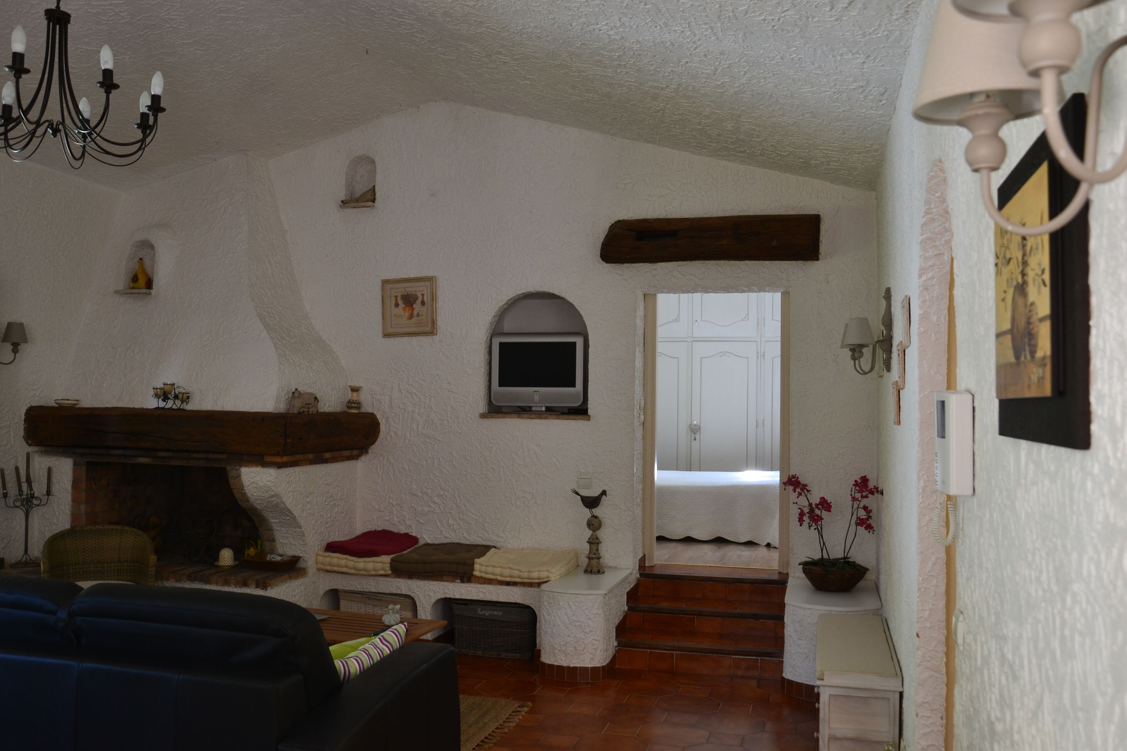 At Mougins, in independent rental property for 2-4 persons