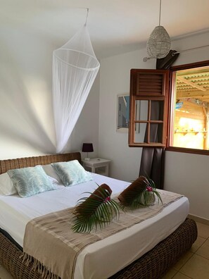 4 bedrooms, iron/ironing board, free WiFi, bed sheets