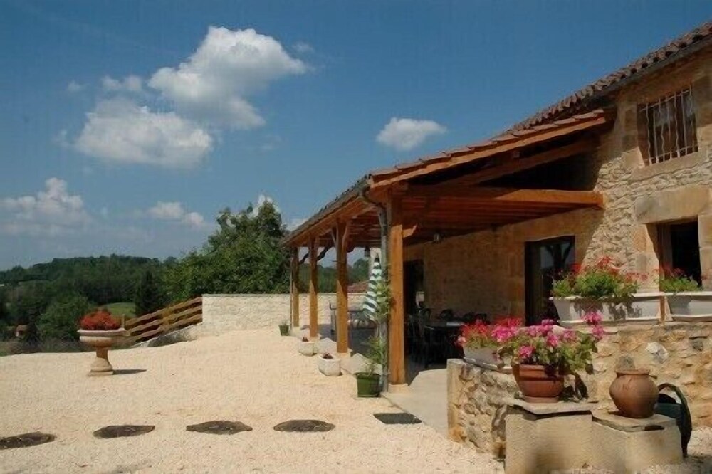 House of the cabinetmaker: beautiful charming exquisitely decorated in black Perigord
