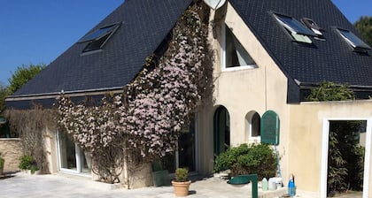 MAISON EN BORD DE MER ET AU CALME