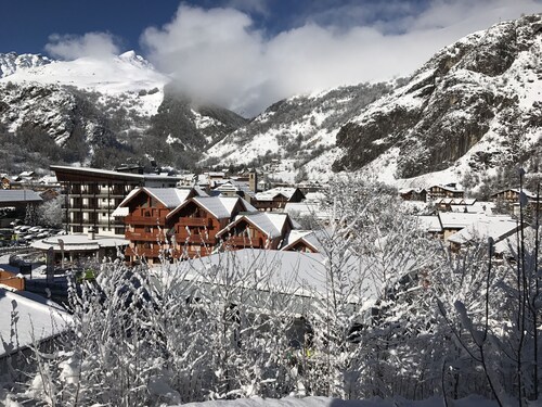 Chalet Valloire- Apartment for 9 people at the foot of the slopes 