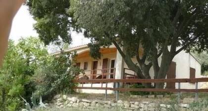 BEAUCAIRE Recent house surrounded by nature