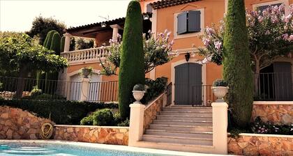 Appt climatisé dans Villa de charme domine le Grandiose Panorama Côte d'Azur.