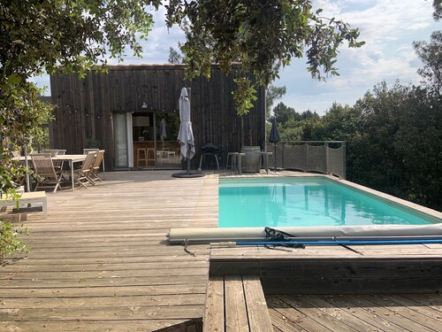 MAISON ATYPIQUE - IDEAL POUR 2 FAMILLES - PISCINE PRIVEE -