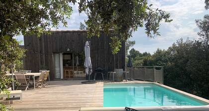 MAISON ATYPIQUE - IDEAL POUR 2 FAMILLES - PISCINE PRIVEE -