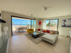 Télévision à écran plat