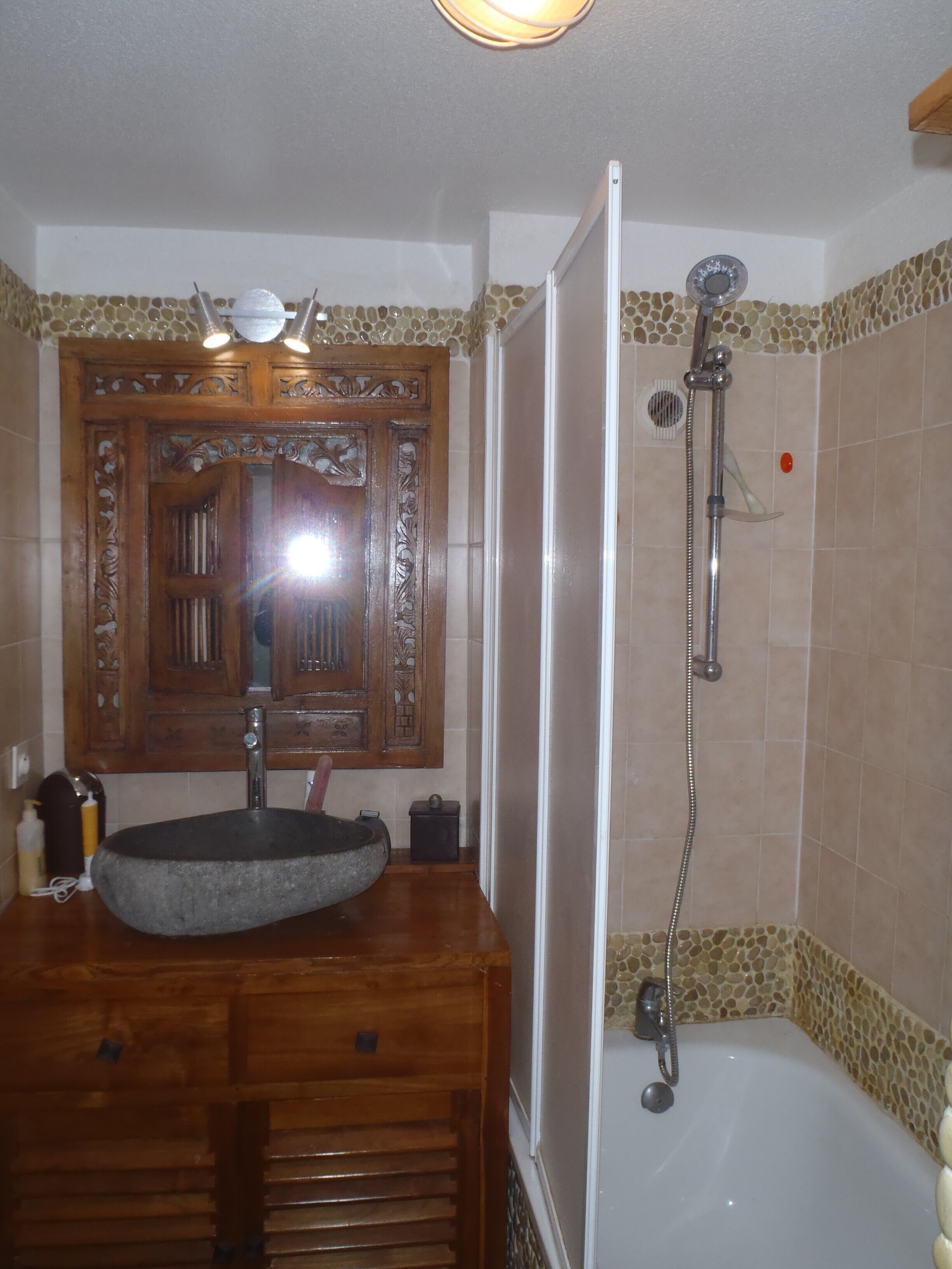 Villa located in a private estate - good services - pool, golf, beach, spa