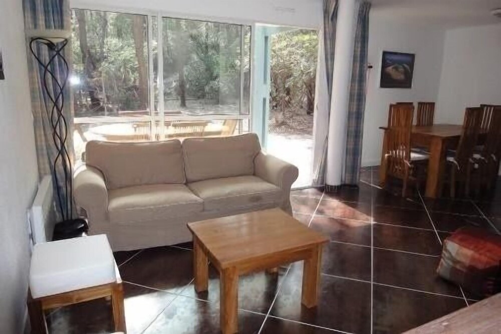 Villa located in a private estate - good services - pool, golf, beach, spa