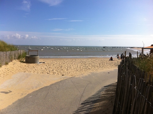 house 80m from the beach 4 bedrooms 2 bathrooms, 2 to 9 people